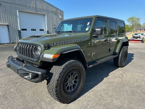 Certified 2022 Jeep Wrangler Unlimited Rubicon w/ Xtreme Recon 35" Tire Package AWD/4WD image 12