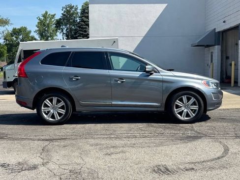 Used 2017 Volvo XC60 T5 Inscription w/ Advanced Package AWD/4WD image 2