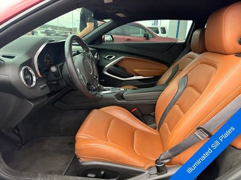 Used 2017 Chevrolet Camaro LT RWD image 14