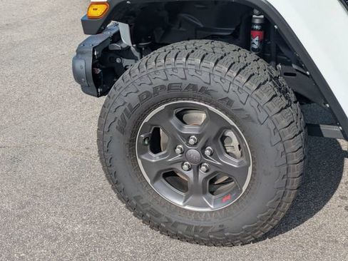 Used 2021 Jeep Gladiator Rubicon AWD/4WD image 8