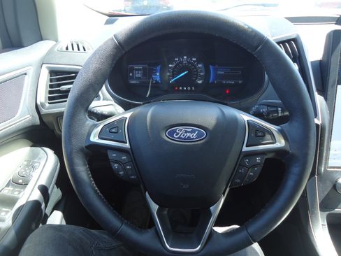 Used 2022 Ford Edge SEL w/ Convenience Package image 12