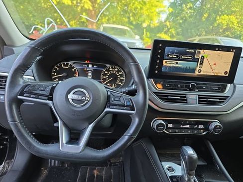Used 2023 Nissan Altima 2.5 SL FWD image 13