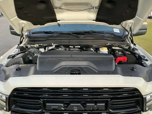 Used 2024 RAM 2500 Limited AWD/4WD image 28