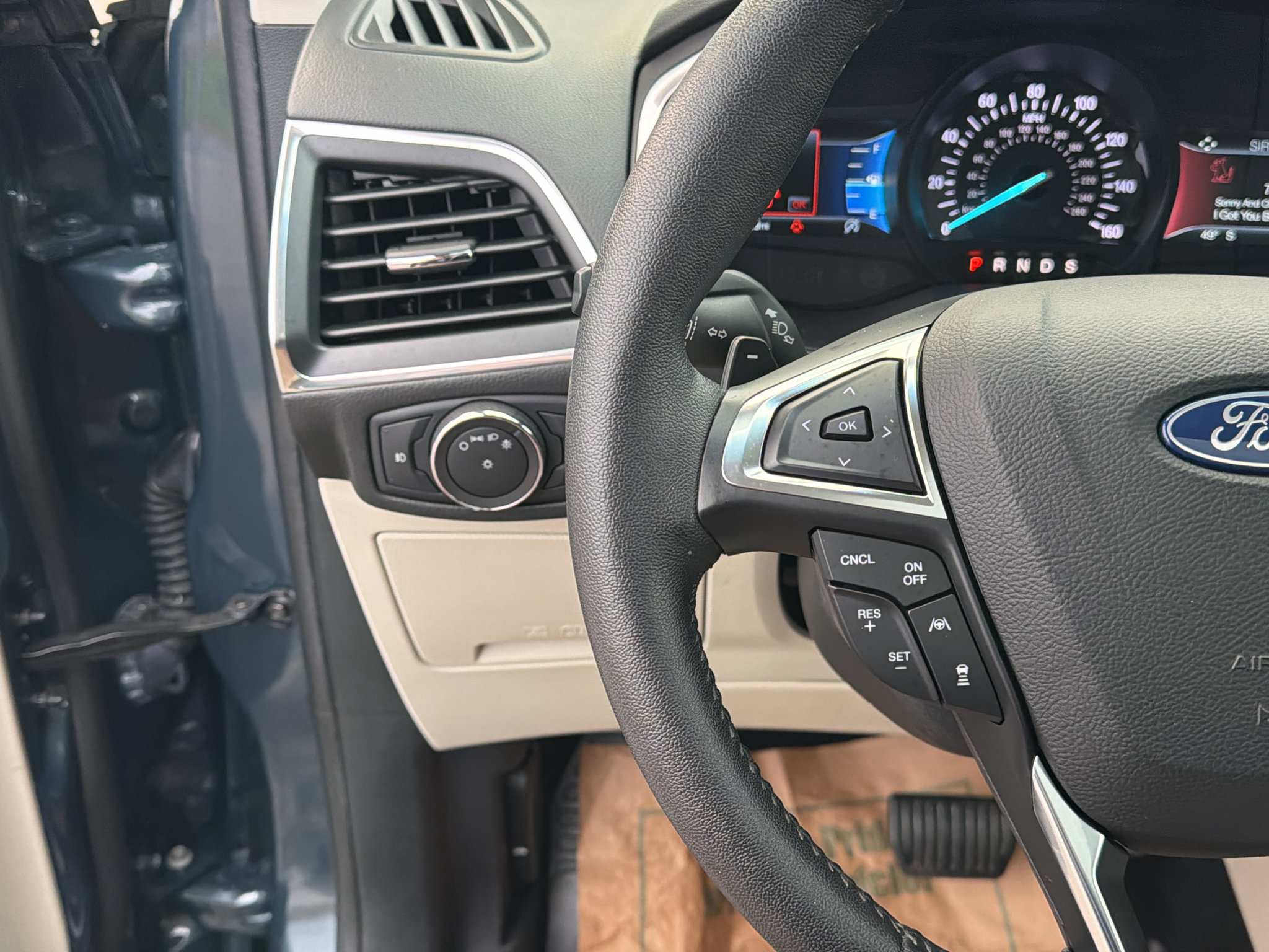 Used 2019 Ford Edge Titanium w/ Equipment Group 301A AWD/4WD image 32