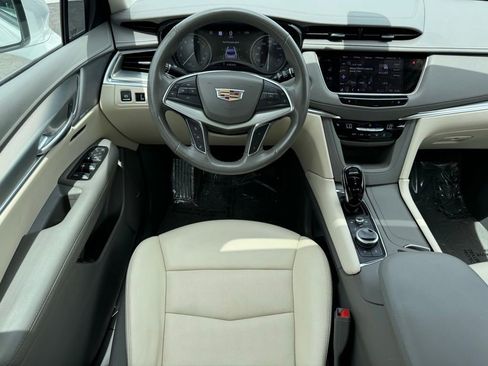 Certified 2023 Cadillac XT5 Premium Luxury w/ Technology Package AWD/4WD image 16