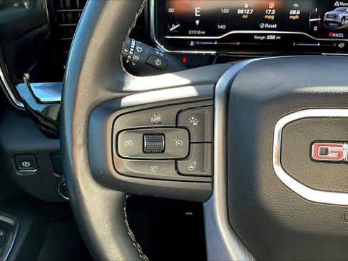 Certified 2025 GMC Sierra 1500 SLT image 21