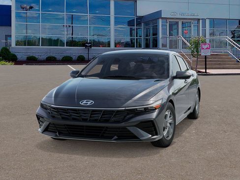 Used 2026 Hyundai Elantra SE FWD image 6
