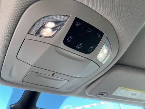 Used 2024 Chrysler Pacifica Touring-L FWD image 24
