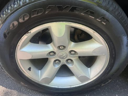 Used 2015 RAM 1500 Express RWD image 25