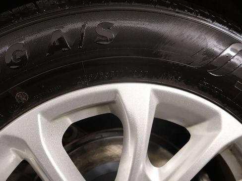 Used 2019 Chevrolet Equinox LS AWD/4WD image 18