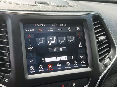 Used 2021 Jeep Cherokee Latitude Lux 80th Anniv w/ Quick Order Package 26U 80TH image 17