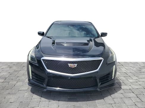 Used 2017 Cadillac CTS V w/ Luxury Package RWD image 2