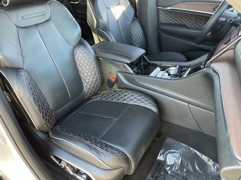 Certified 2025 Jeep Grand Cherokee L Summit w/ Luxury Tech Group V AWD/4WD image 9