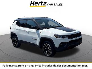 Used 2025 Jeep Compass Trailhawk w/ Trailer Tow Group AWD/4WD video 1