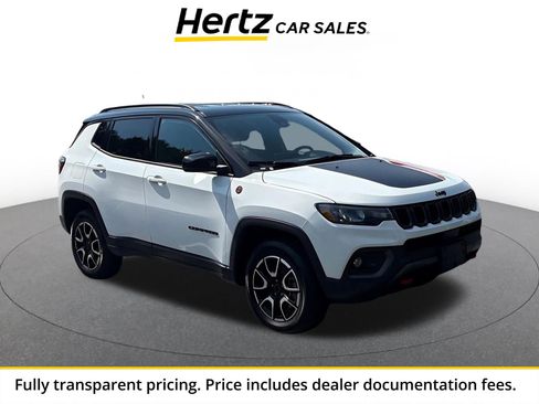 Used 2025 Jeep Compass Trailhawk w/ Trailer Tow Group AWD/4WD image 1