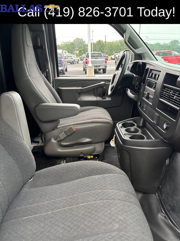 Used 2025 GMC Savana 2500 w/ Driver Convenience Package RWD image 8