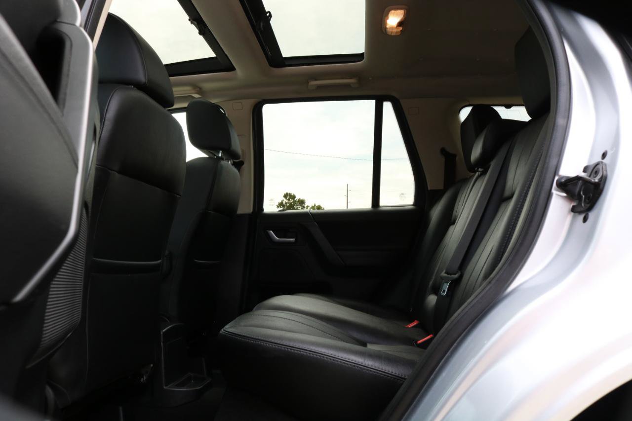 Used 2014 Land Rover LR2 AWD/4WD image 30