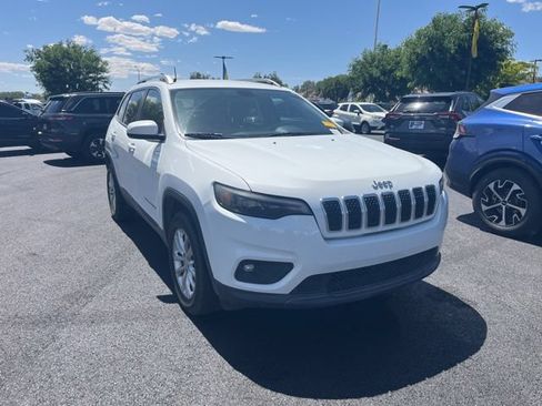 Used 2019 Jeep Cherokee Latitude w/ Popular Appearance Group AWD/4WD image 3