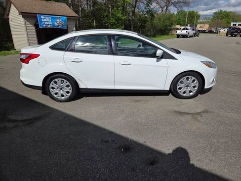 Used 2012 Ford Focus SE FWD image 7