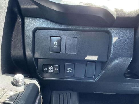 Used 2022 Toyota Tacoma SR w/ SR Convenience Package RWD image 24