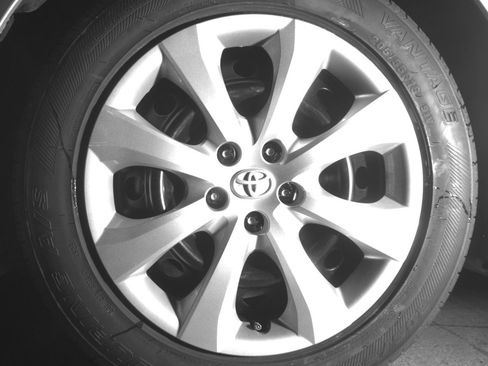 Used 2025 Toyota Corolla LE FWD image 12