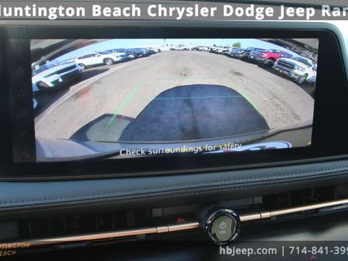 Used 2025 Nissan Ariya FWD image 27