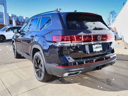 New 2026 Volkswagen Atlas SE image 3