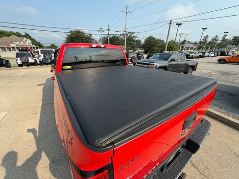 Used 2018 Chevrolet Silverado 1500 LT w/ All Star Edition AWD/4WD image 8