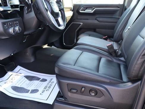 Used 2026 GMC Sierra 1500 SLT image 12