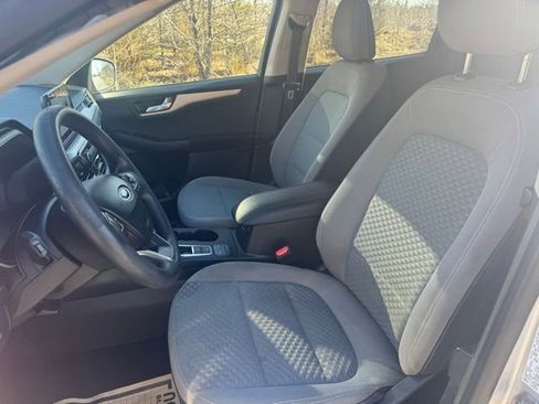 Used 2020 Ford Escape SE image 12