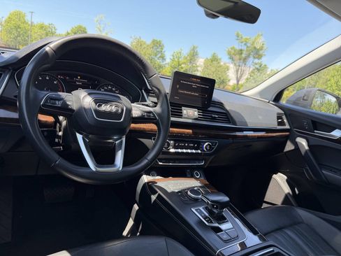 Used 2019 Audi Q5 2.0T Premium w/ Convenience Package AWD/4WD image 21