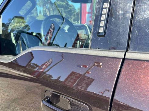 Used 2018 Ford F150 Lariat w/ Equipment Group 502A Luxury image 11