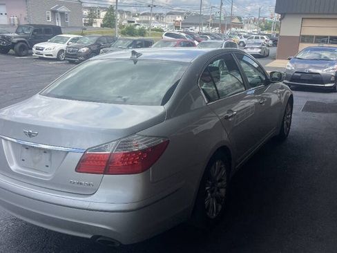Used 2010 Hyundai Genesis 3.8 w/ Premium Navigation Pkg 3 RWD image 4