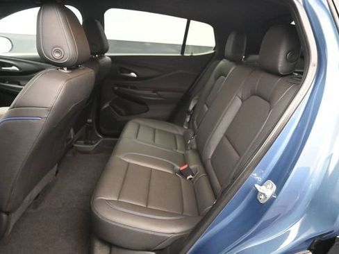 Used 2025 Buick Envista Sport Touring w/ Convenience I Package FWD image 12