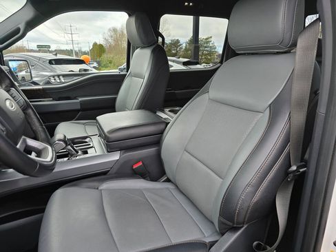 Used 2022 Ford F150 Lightning Lariat image 20