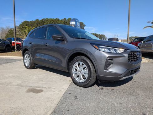 New 2026 Ford Escape Active image 2
