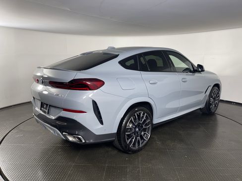 Certified 2024 BMW X6 xDrive40i image 4