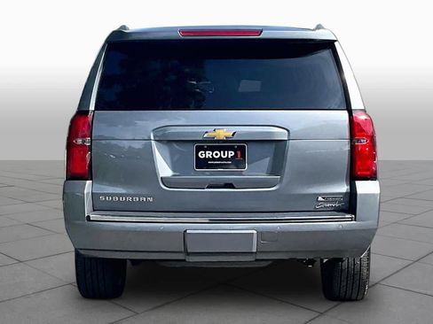 Used 2018 Chevrolet Suburban Premier AWD/4WD image 4