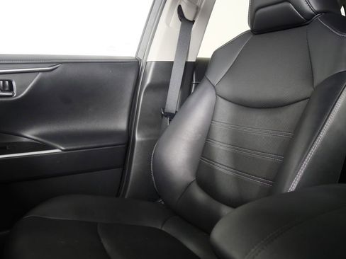 Used 2021 Toyota RAV4 Limited image 19