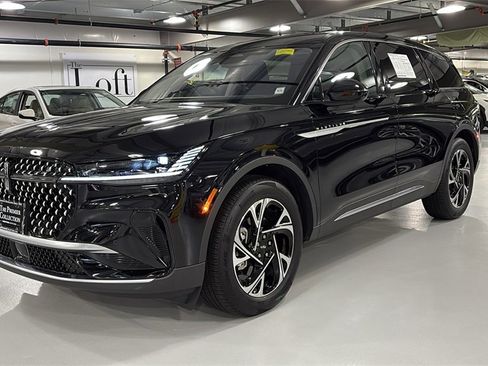 Used 2025 Lincoln Nautilus Premier w/ Equipment Group 102A image 5