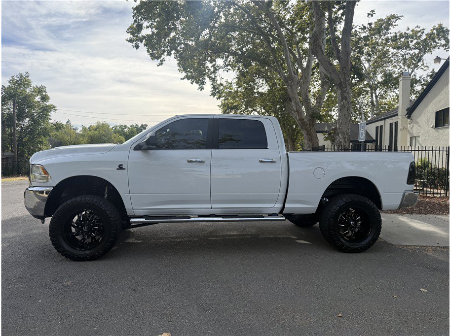 Used 2018 RAM 2500 SLT w/ Luxury Group AWD/4WD image 4