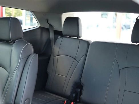 Used 2021 Buick Enclave Avenir w/ Avenir Technology Package image 38