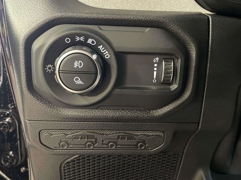 New 2025 Jeep Gladiator Sport image 12