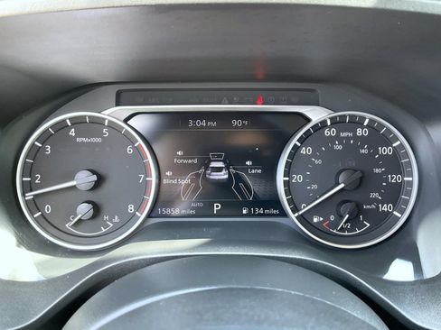 Used 2023 Nissan Rogue S AWD/4WD image 12