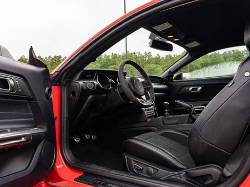 Used 2016 Ford Mustang Shelby GT350 w/ Technology Package RWD image 22