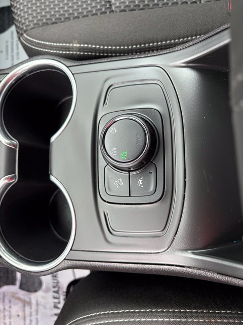 Used 2024 GMC Terrain SLE AWD/4WD image 18