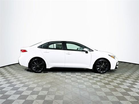 Certified 2025 Toyota Corolla SE image 9