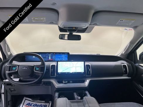 Certified 2025 Ford Expedition Active image 19