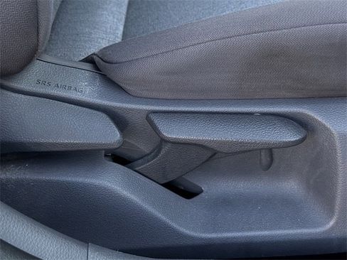 Used 2018 Toyota Camry LE image 27