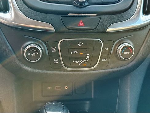 Used 2020 Chevrolet Equinox LT FWD image 16